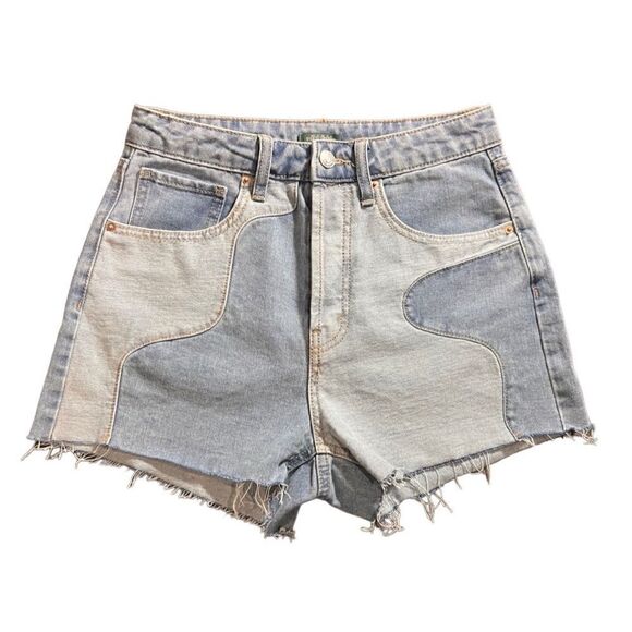 wild fable Pants - Wild Fable Two-Tone Super High-Rise Cutoff Jean Shorts Size 4